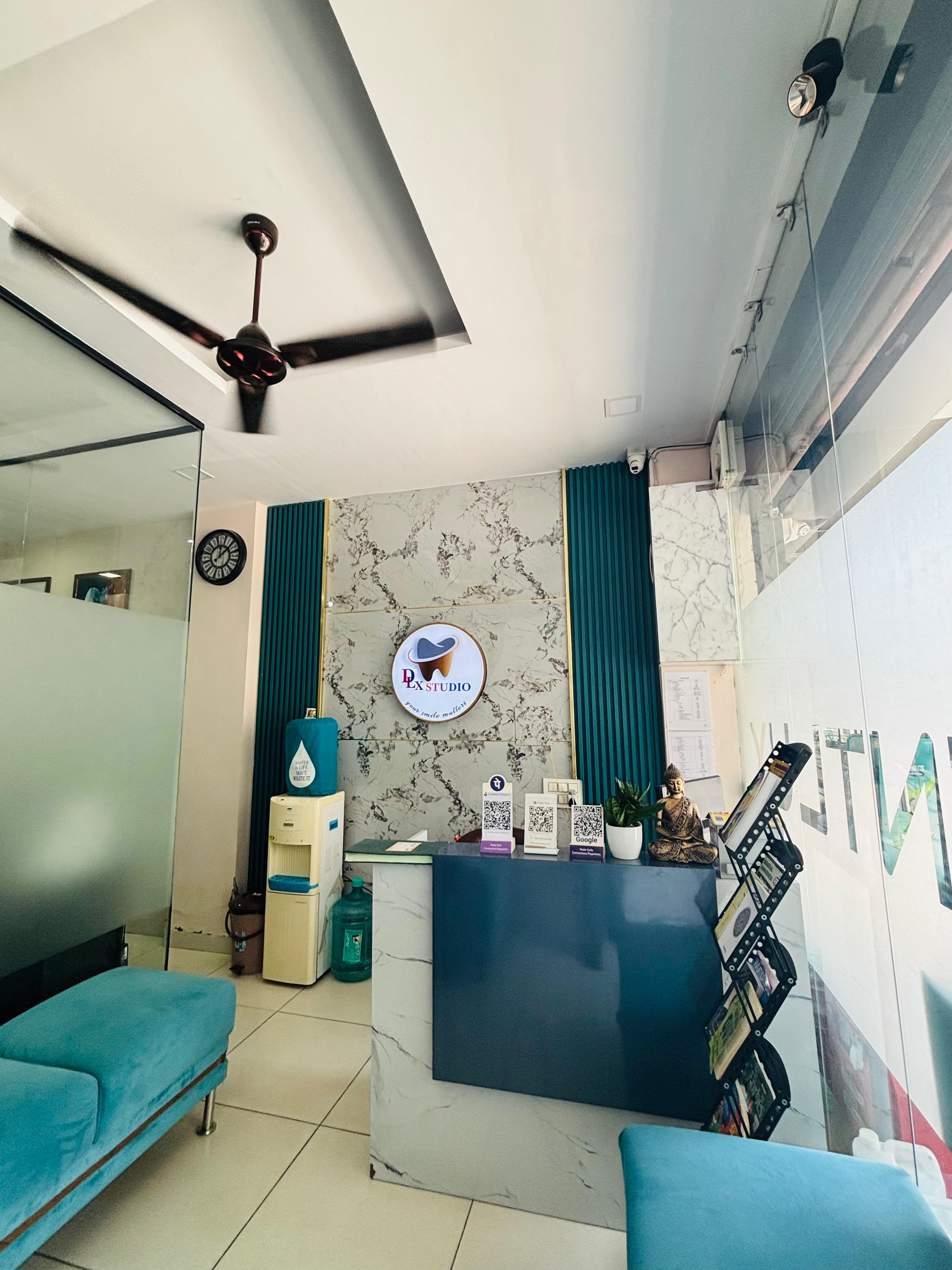 Reception area at Dentlux Studio